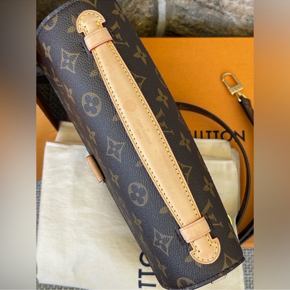 LOUIS VUITTON • M44875 • Pochette Métis
• Monogram Purse Bag - Picture 6 of 13